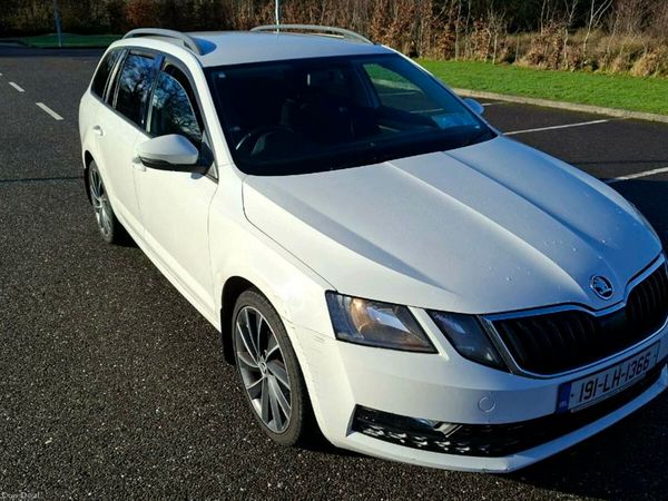 Skoda Octavia Estate, Diesel, 2019, White