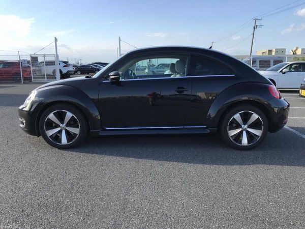 Volkswagen Beetle Hatchback, Petrol, 2015, Black