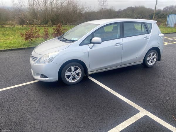 Toyota Verso MPV, Diesel, 2010, Silver