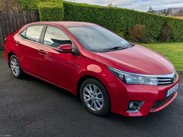 Toyota Corolla Saloon, Diesel, 2015, Red