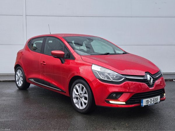 Renault Clio Hatchback, Petrol, 2019, Red