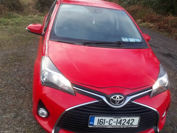 Toyota Yaris Hatchback, Diesel, 2016, Red