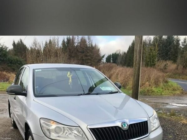Skoda Octavia Saloon, Diesel, 2012, Silver