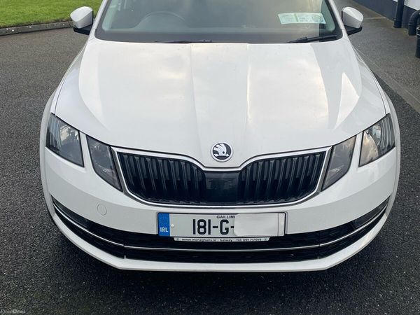 Skoda Octavia Saloon, Petrol, 2018, White