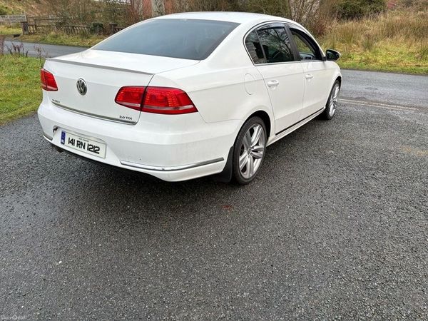 Volkswagen Passat Saloon, Diesel, 2014, White