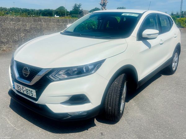Nissan Qashqai Hatchback, Diesel, 2019, White