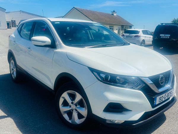 Nissan Qashqai Hatchback, Diesel, 2019, White