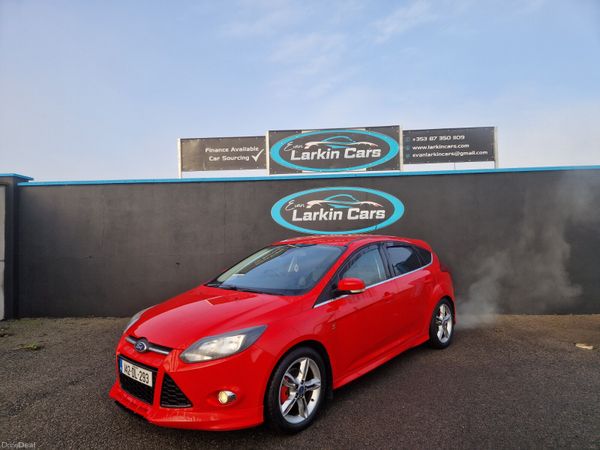 Ford Focus Hatchback, Diesel, 2014, Red