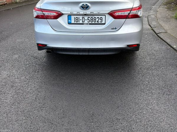 Toyota Camry Saloon, Petrol Hybrid, 2018, Silver