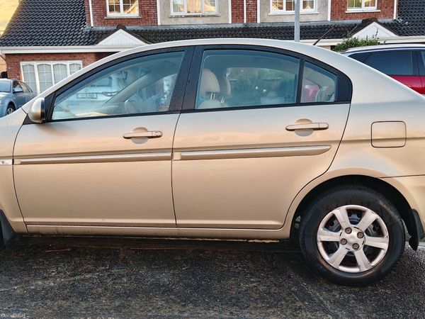 Hyundai Accent Saloon, Petrol, 2007, Gold