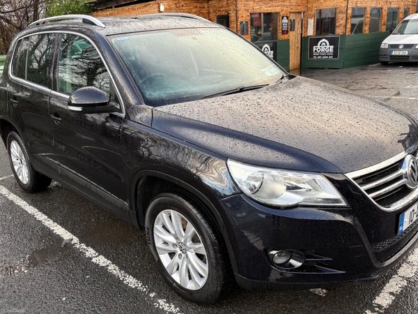 Volkswagen Tiguan SUV, Diesel, 2010, Black