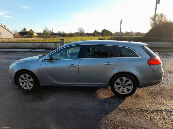 Vauxhall Insignia Estate, Diesel, 2011, Silver