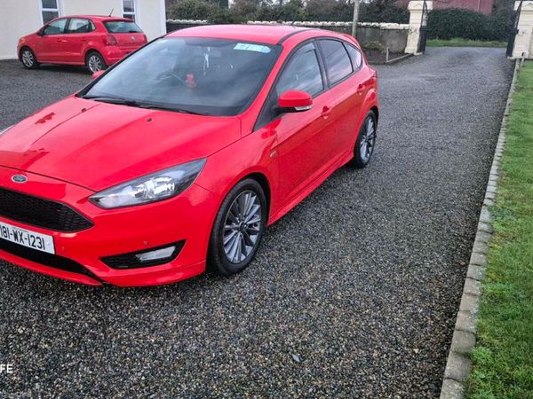 Ford Focus Hatchback, Diesel, 2018, Red