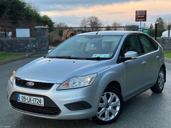 Ford Focus Hatchback, Petrol, 2009, Silver