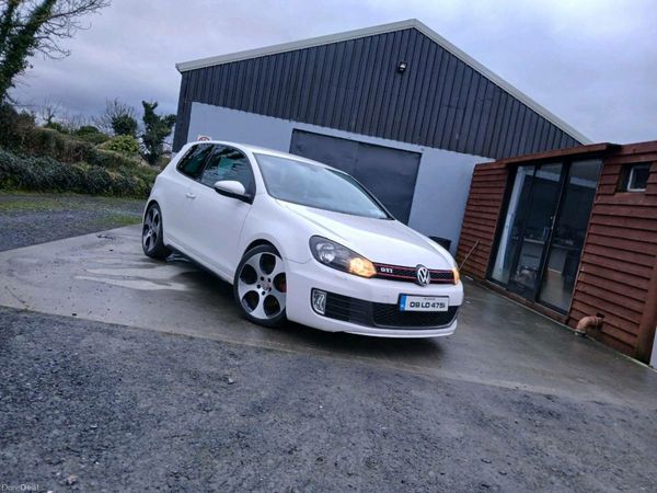 Volkswagen Golf Hatchback, Petrol, 2009, White