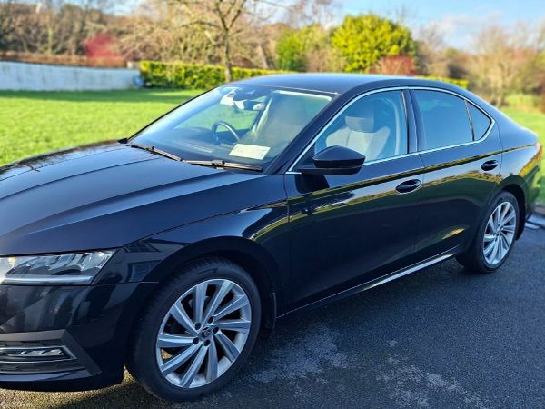 Skoda Octavia Saloon, Petrol, 2022, Black