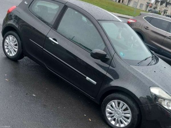 Renault Clio Hatchback, Petrol, 2011, Black