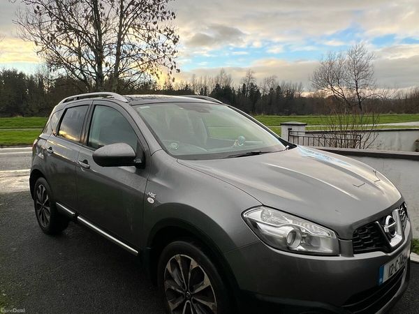 Nissan Qashqai Hatchback, Diesel, 2012, Grey