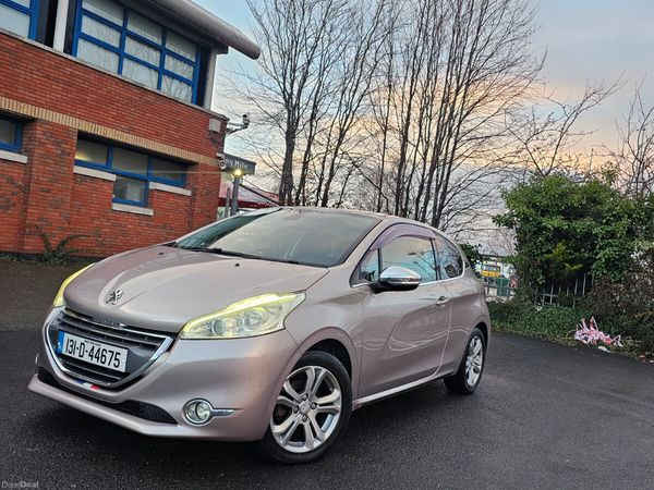 Peugeot 208 Hatchback, Petrol, 2013, Pink