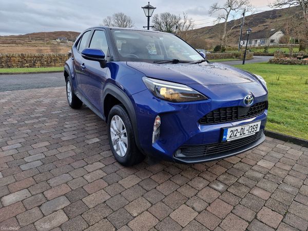 Toyota Yaris Cross Hatchback, Petrol Hybrid, 2021, Blue