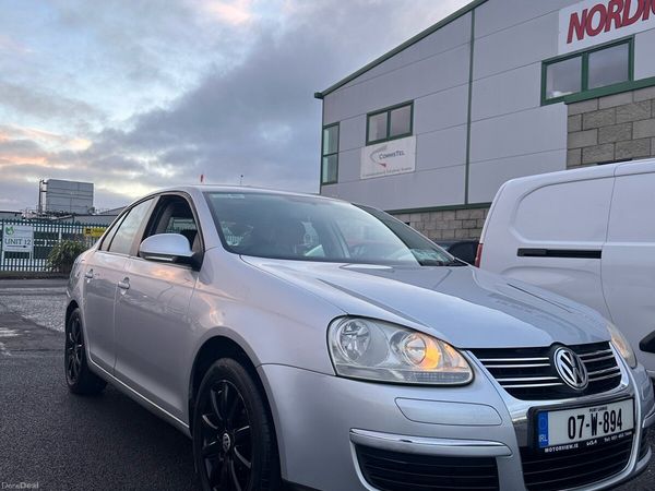 Volkswagen Jetta Saloon, Petrol, 2007, Silver