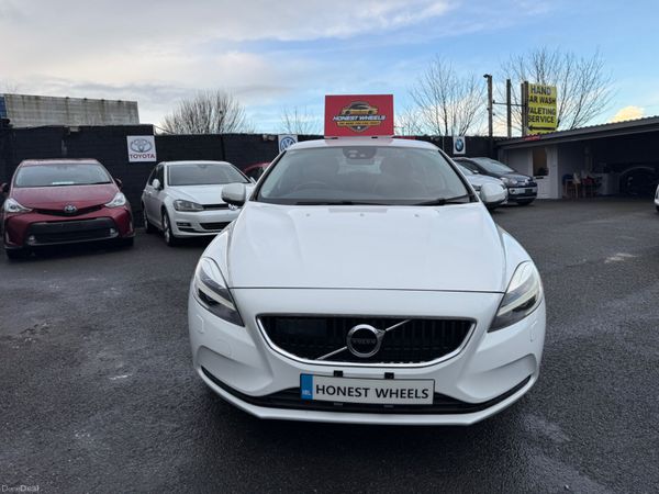 Volvo V40 Hatchback, Petrol, 2016, White
