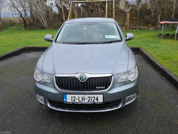 Skoda Superb Hatchback, Diesel, 2012, Grey