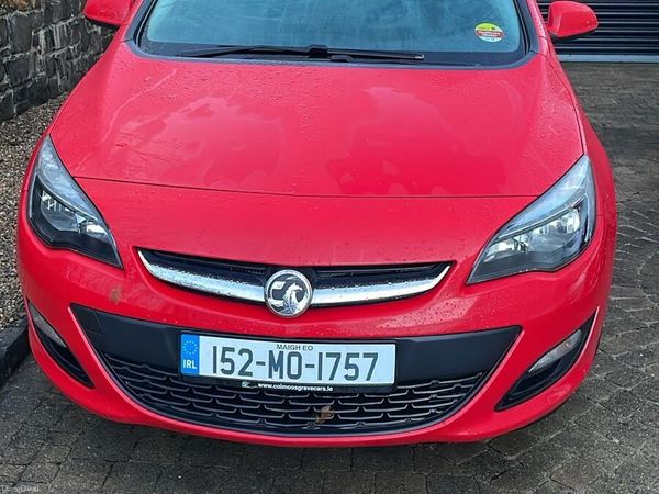 Vauxhall Astra Hatchback, Petrol, 2015, Red