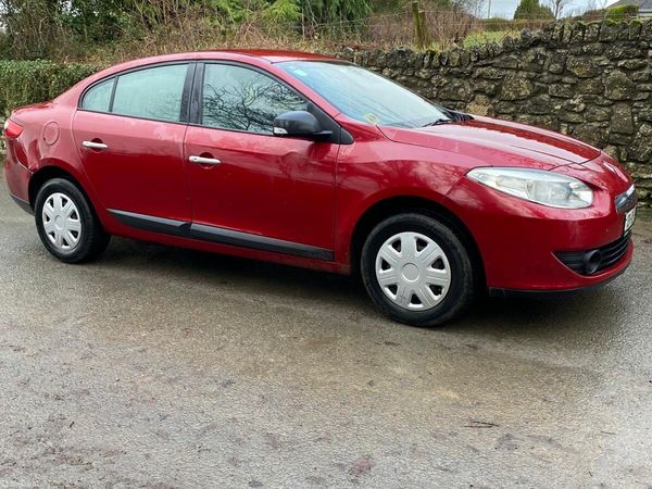 Renault Fluence Saloon, Diesel, 2013, Red