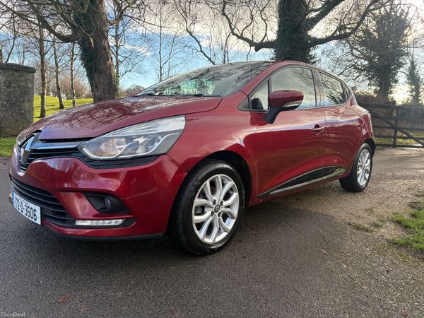 Renault Clio Hatchback, Petrol, 2017, Red