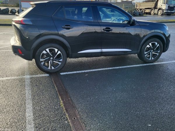 Peugeot 2008 MPV, Petrol, 2023, Black