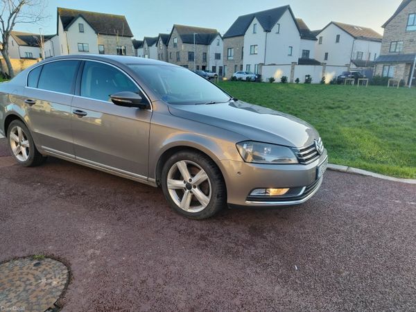 Volkswagen Passat Saloon, Diesel, 2011, Bronze