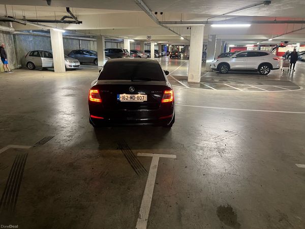 Skoda Octavia Saloon, Diesel, 2016, Black