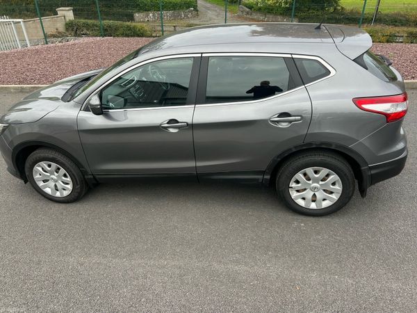 Nissan Qashqai Hatchback, Petrol, 2016, Grey