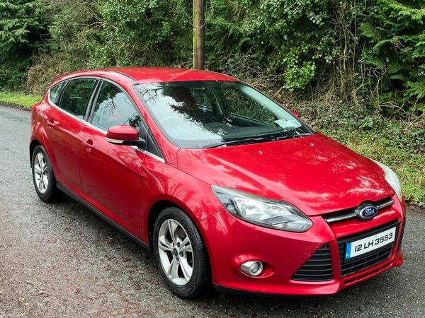 Ford Focus Hatchback, Diesel, 2012, Red