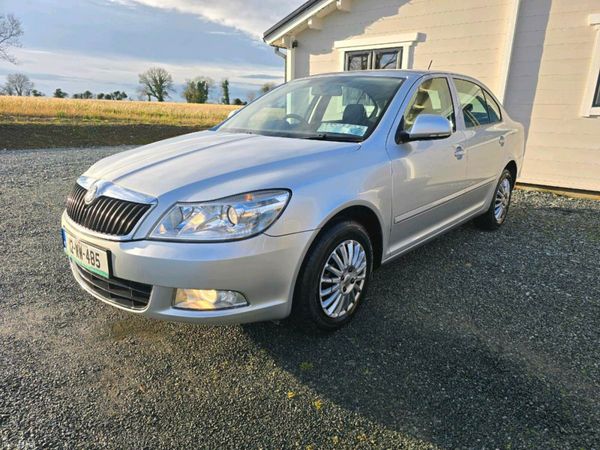 Skoda Octavia Saloon, Diesel, 2012, Silver