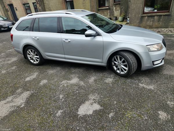 Skoda Octavia Estate, Diesel, 2015, Silver