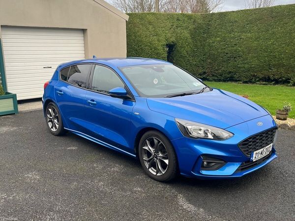 Ford Focus Hatchback, Diesel, 2021, Blue