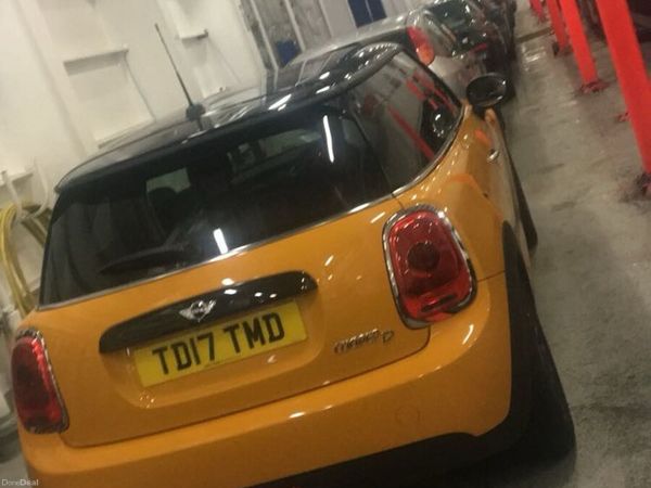 Mini Cooper Hatchback, Diesel, 2017, Orange