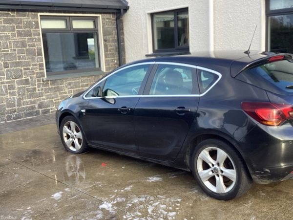 Vauxhall Astra Hatchback, Diesel, 2011, Black