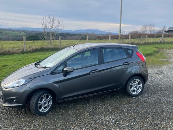 Ford Fiesta Hatchback, Petrol, 2017, Grey