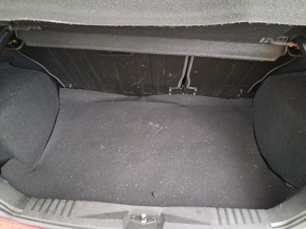 Ford Fiesta Hatchback, Petrol, 2008, Red