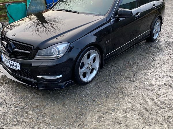 Mercedes-Benz C-Class Saloon, Diesel, 2011, Black