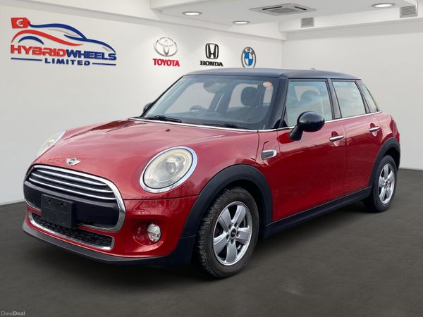 Mini Cooper Hatchback, Petrol, 2015, Red