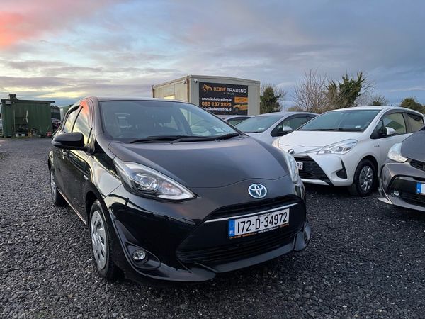 Toyota Aqua Hatchback, Petrol Hybrid, 2017, Black