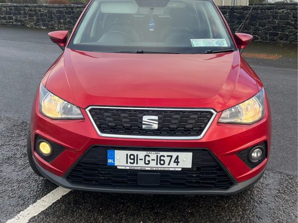 SEAT Arona SUV, Diesel, 2019, Red
