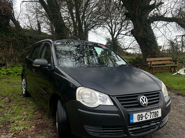 Volkswagen Polo Hatchback, Petrol, 2009, Black