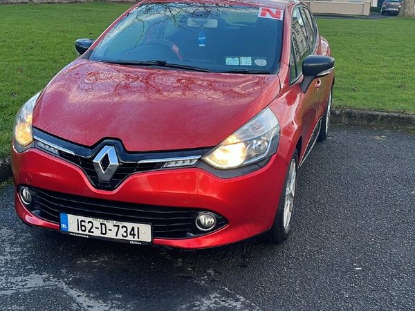 Renault Clio Hatchback, Petrol, 2016, Red