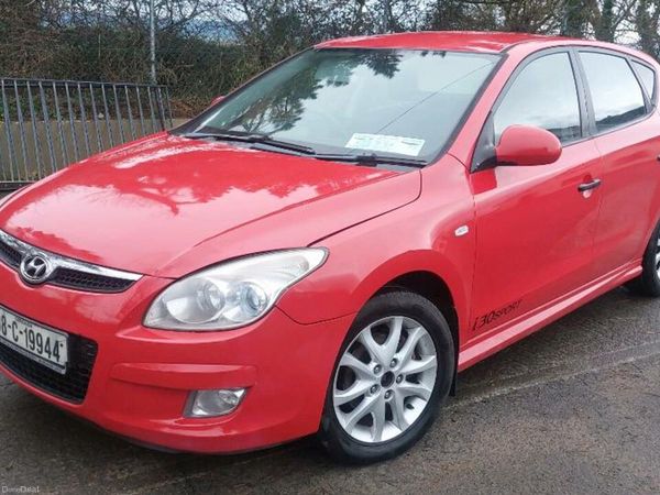 Hyundai i30 Hatchback, Petrol, 2008, Red