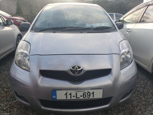 Toyota Auris Hatchback, Petrol, 2011, Red